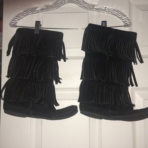 Black suede fringe Minnetonka
